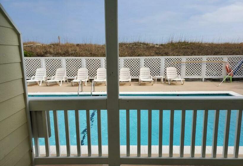 Номер Стандарт Вид на Бассейн, The Savannah Inn