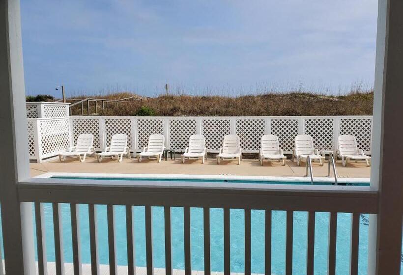 Номер Стандарт Вид на Бассейн, The Savannah Inn