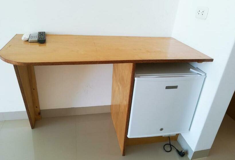 سوئیت با تخت بزرگ, Los Vientos De Vichayito