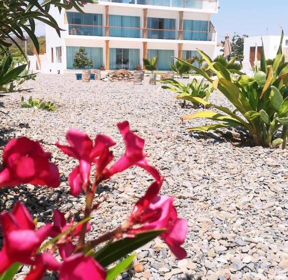 سوئیت با تخت بزرگ, Los Vientos De Vichayito