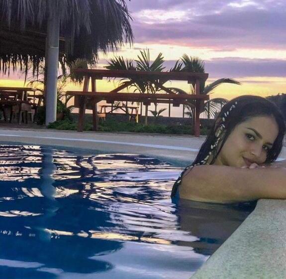 سوئیت با تخت بزرگ, Los Vientos De Vichayito