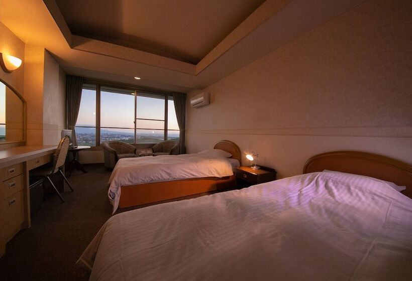 غرفة قياسية, Omuta Heights