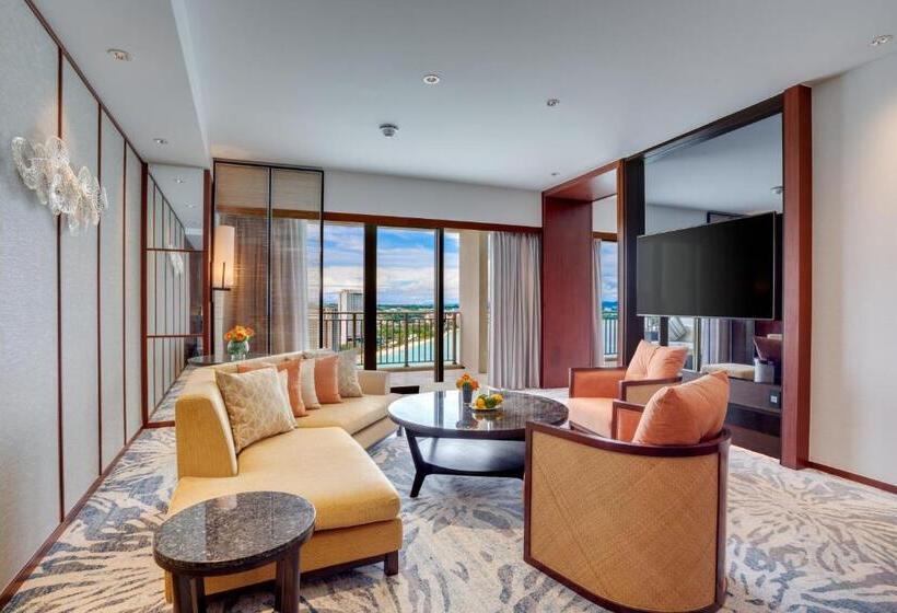 Люкс Клуб, The Tsubaki Tower