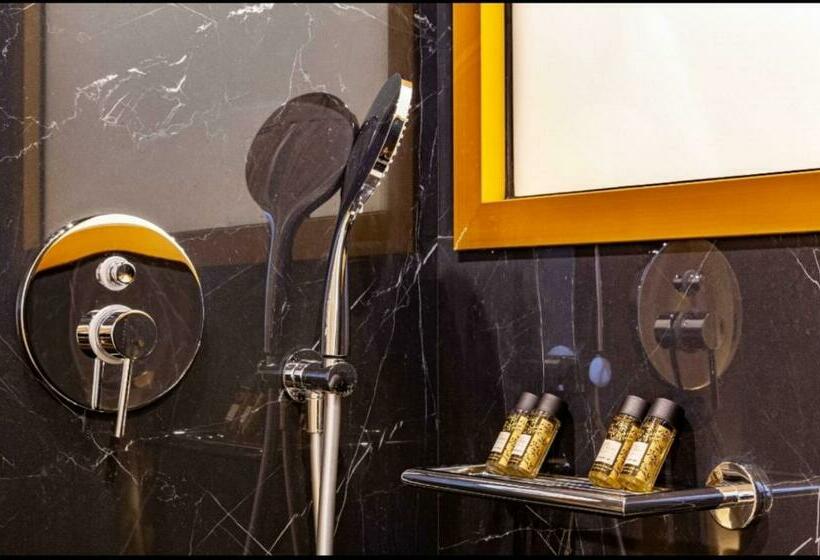 سوییت لوکس, Castellano Hotel & Suites