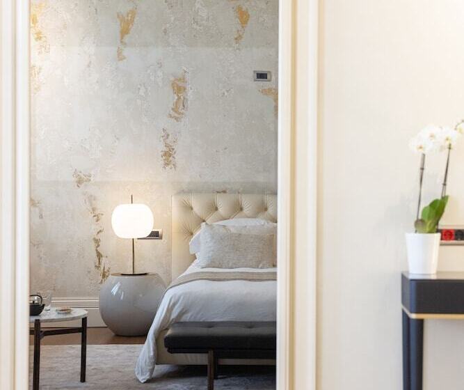 سوییت جونیور لوکس, Castellano Hotel & Suites