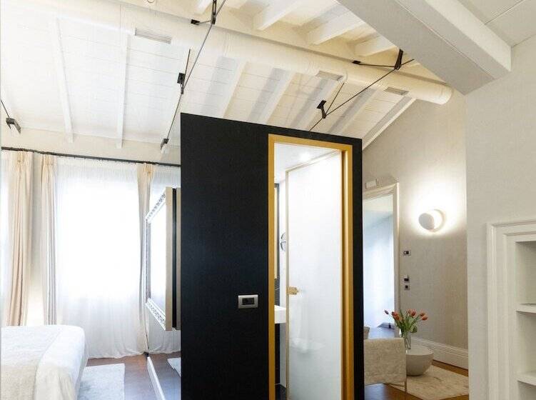 سوییت لوکس, Castellano Hotel & Suites