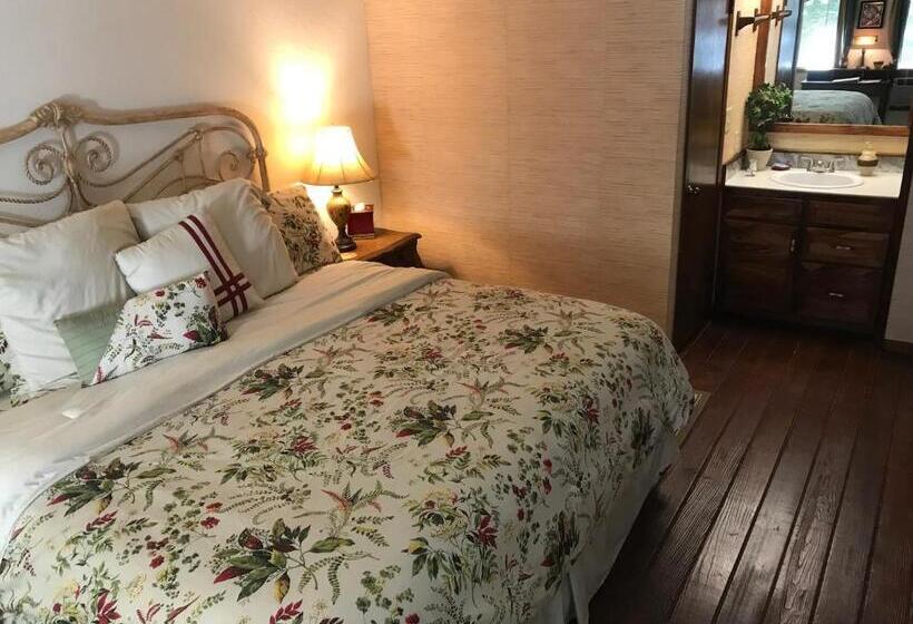 キングサイズベッドのスタンダードルーム, Hale Maluhia Country Inn