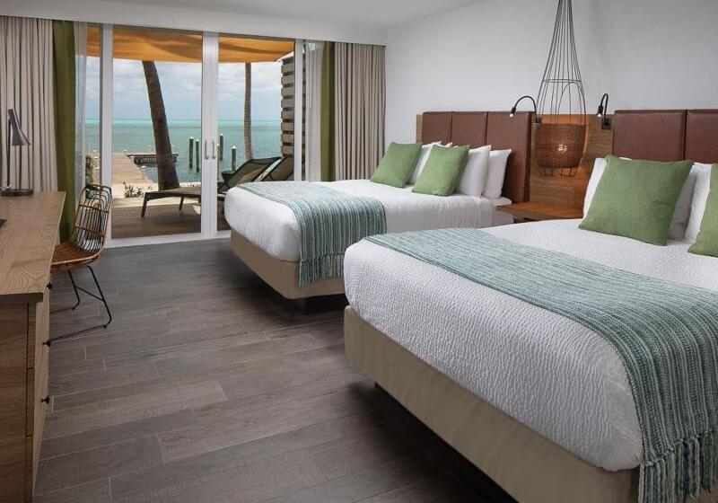 غرفة قياسية مطلّة علي البحر, Amara Cay Resort