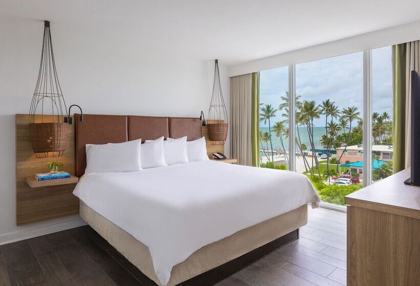 جناح سرير كينج, Amara Cay Resort