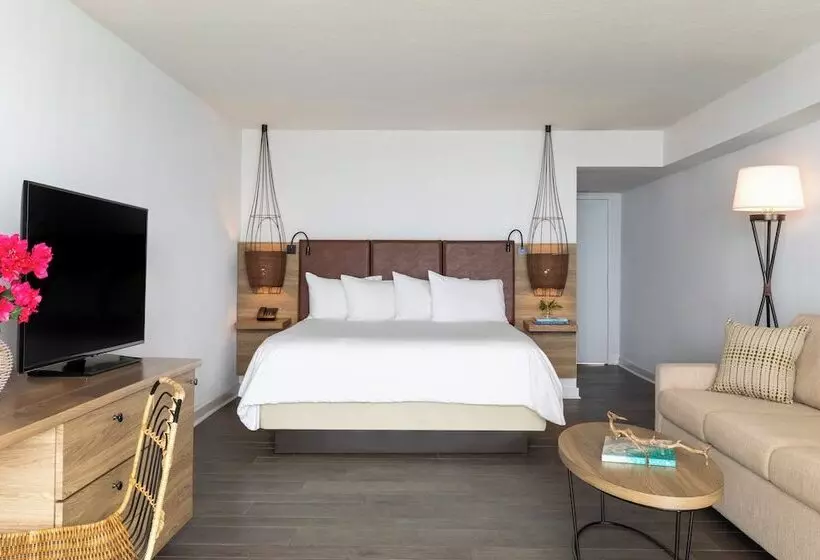身障者適用キングサイズベッドルーム, Amara Cay Resort