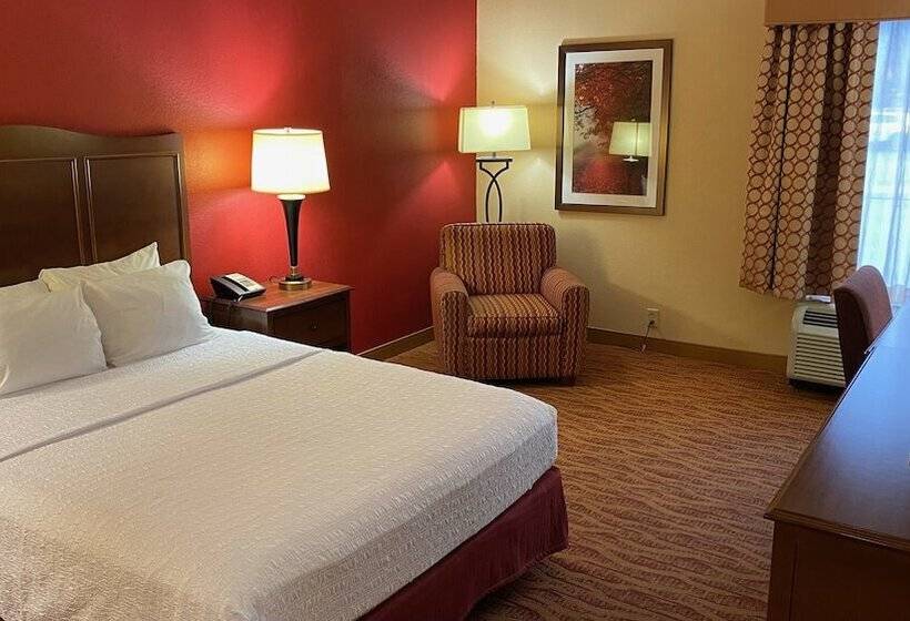 Люкс, Hampton Inn Altoona