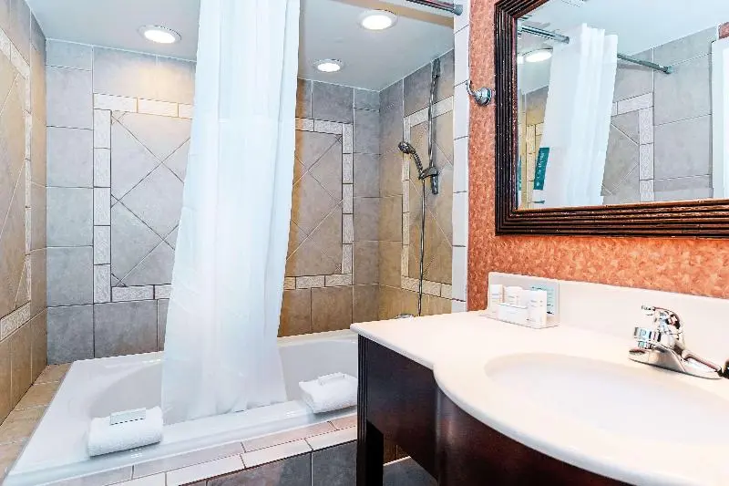 キングサイズベッドのスイートルーム, Hampton Inn Chester South