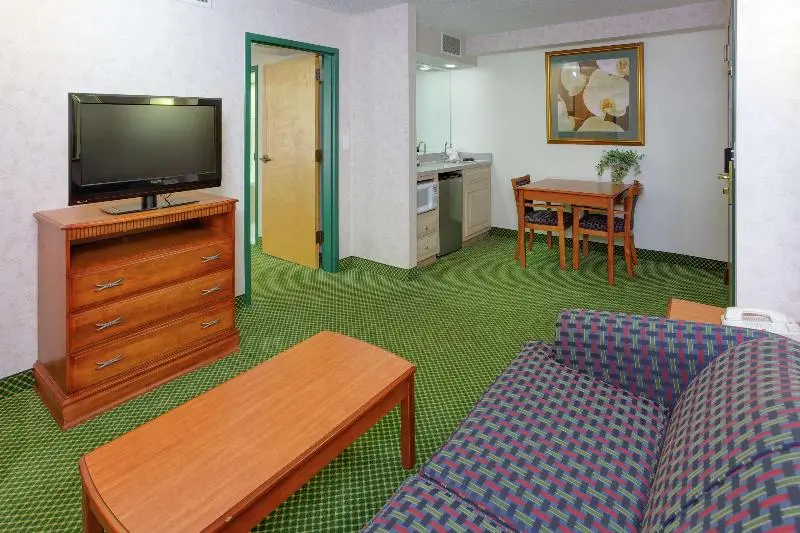 キングサイズベッドのスイートルーム, Hampton Inn Chester South