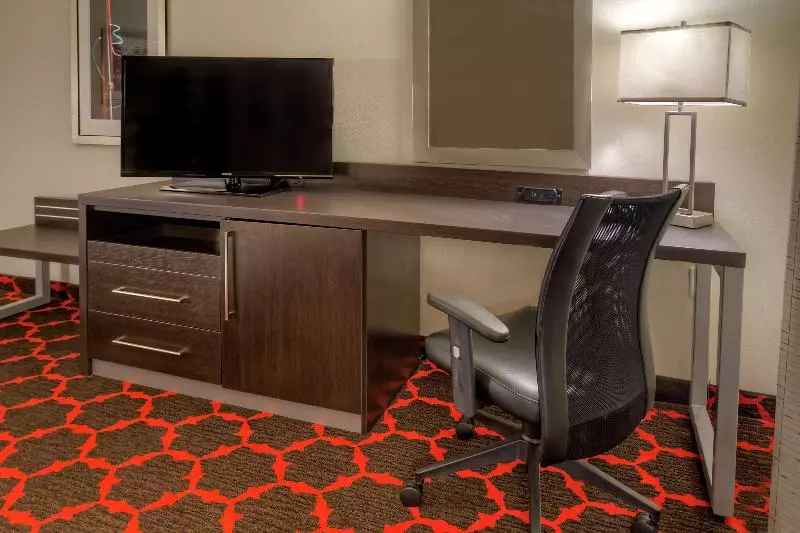 キングサイズベッドのスタンダードルーム, Hampton Inn Cookeville