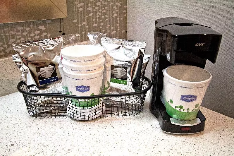 キングサイズベッドのスタンダードルーム, Hampton Inn Cookeville