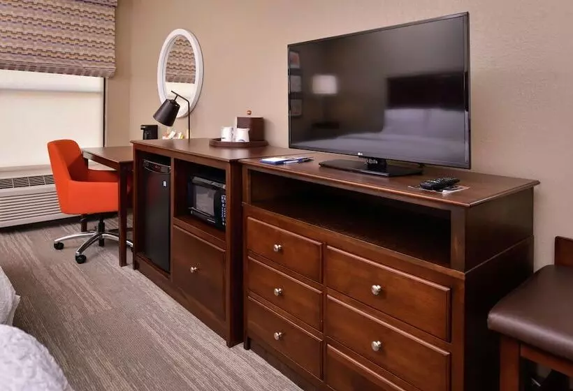 ２ダブルベッドのスタンダードルーム, Hampton Inn Florence Midtown Near University Of North Alabama