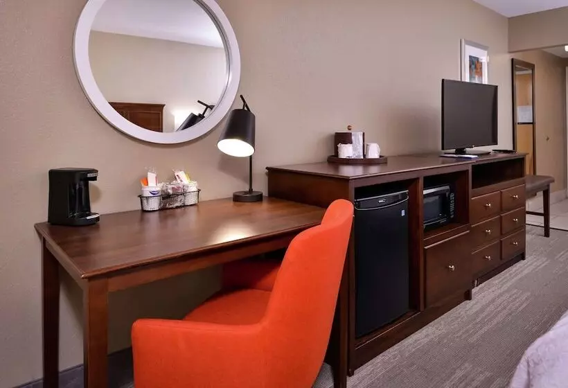 ２ダブルベッドのスタンダードルーム, Hampton Inn Florence Midtown Near University Of North Alabama
