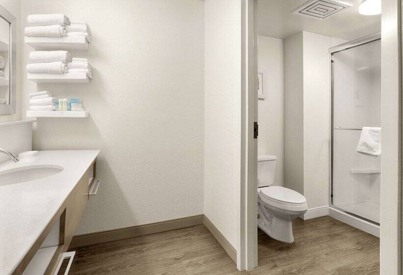 キングサイズベッドのスイートルーム, Hampton Inn Georgetown Marina