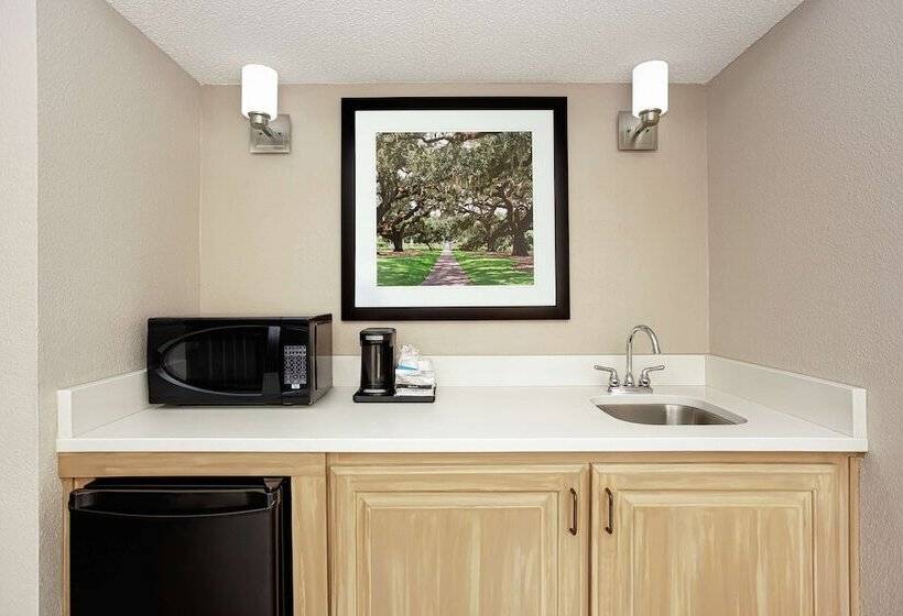 キングサイズベッドのスイートルーム, Hampton Inn Georgetown Marina