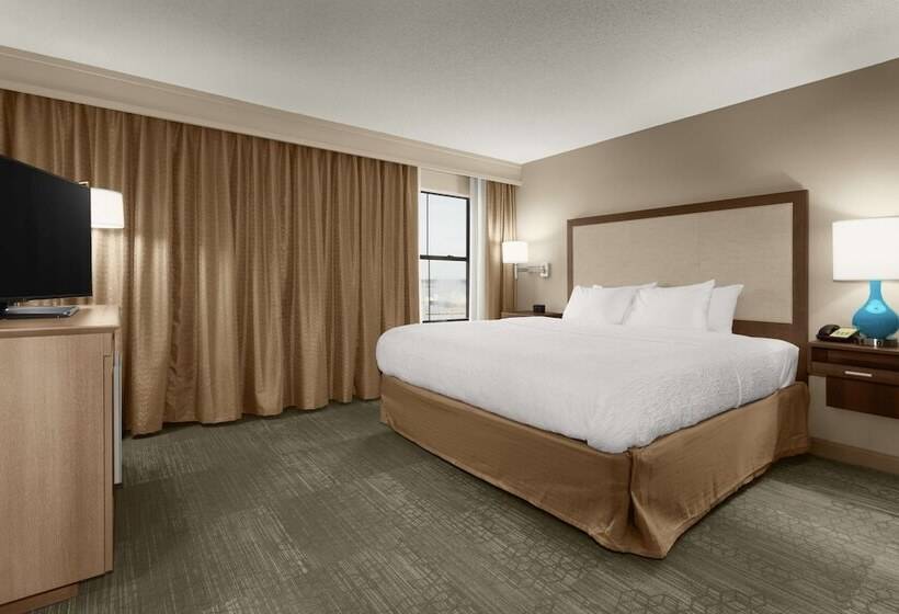 キングサイズベッドのスイートルーム, Hampton Inn Georgetown Marina