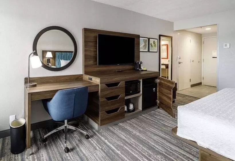景色の見えるダブルベッドスタンダードルーム, Hampton Inn Port Charlotte