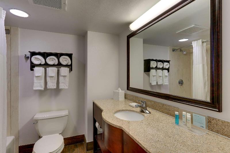 스탠다드 스튜디오 킹침대, Hampton Inn Springfield