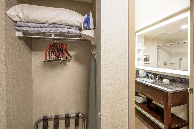 Büyük Çift Kişilik Yataklı Standart Oda, Hampton Inn & Suites Seattledowntown