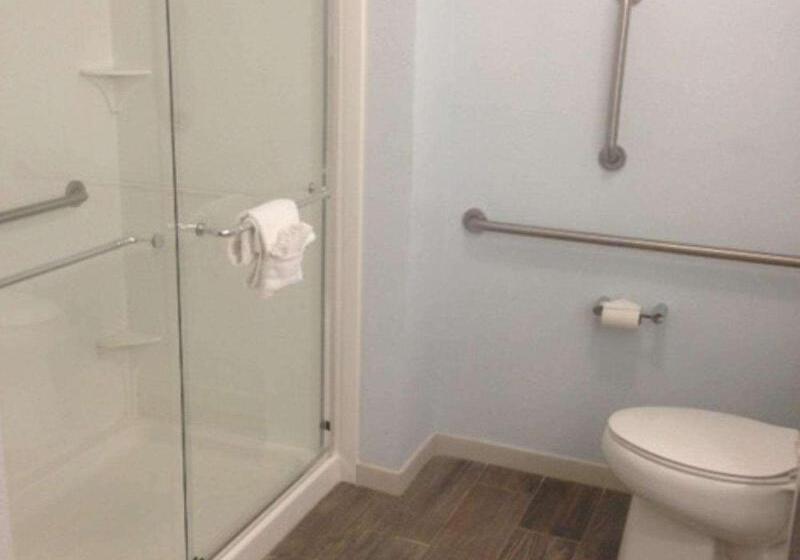 غرفة قياسية سرير كينج, Hampton Inn Tampa/rocky Pointairport