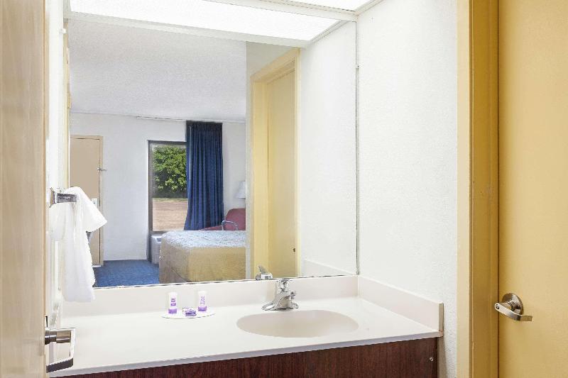 带大床的标准间, Surestay By Best Western Victoria