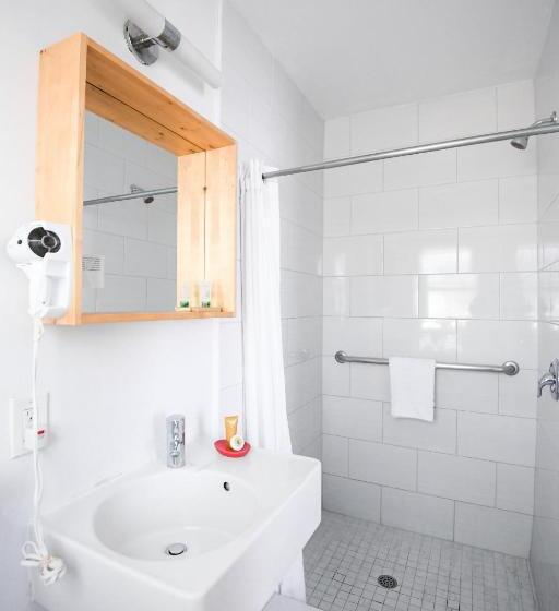 スタンダードルーム, The Hamlet Inn