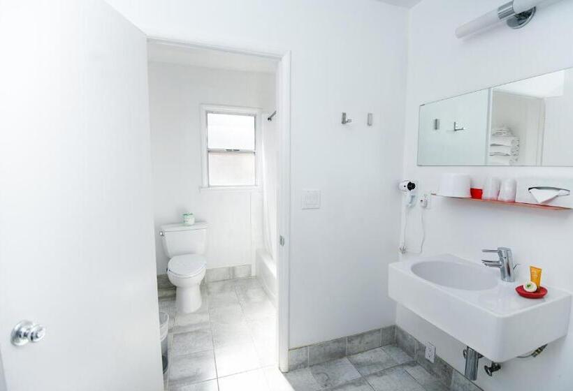 スタンダードルーム, The Hamlet Inn