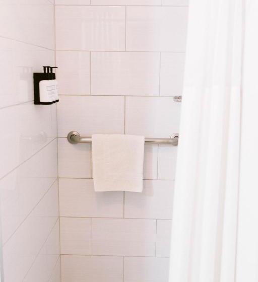 エコノミールーム, The Hamlet Inn