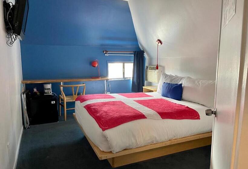 エコノミールーム, The Hamlet Inn