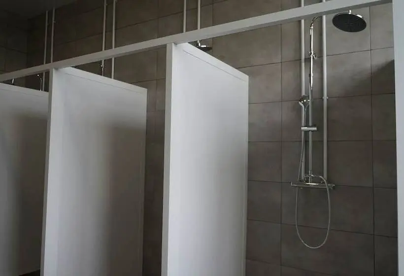 تختخواب در اتاق مشترک, Hostel Polushkina Roshcha