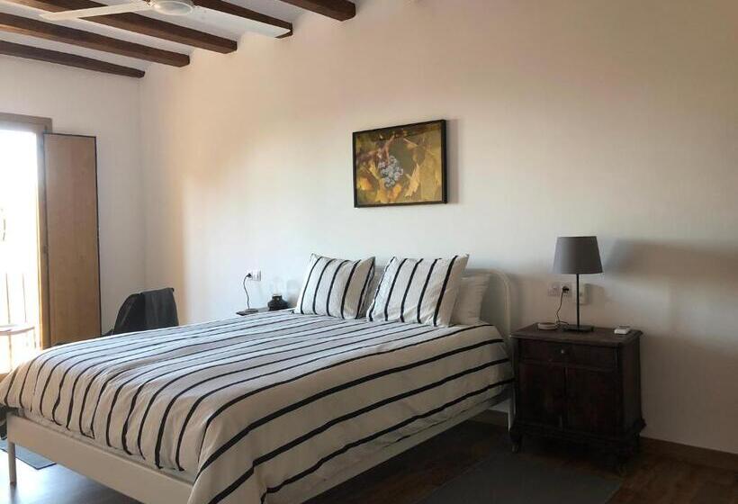 스탠다드 발코니 스튜디오, Cal Campana