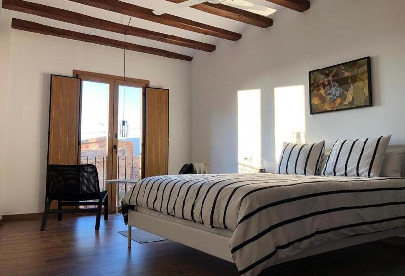 스탠다드 발코니 스튜디오, Cal Campana