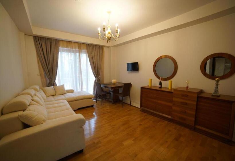 סוויטה נוף לבריכה, Corali Resort