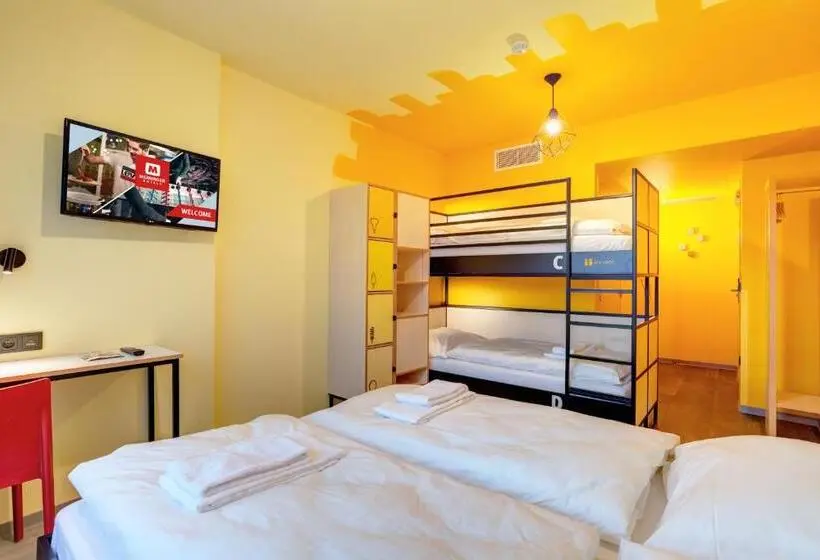スタンダード4人部屋, Meininger Hotel Lyon Centre Berthelot