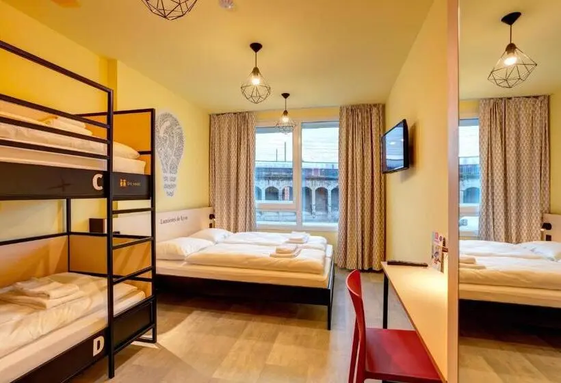 スタンダード4人部屋, Meininger Hotel Lyon Centre Berthelot