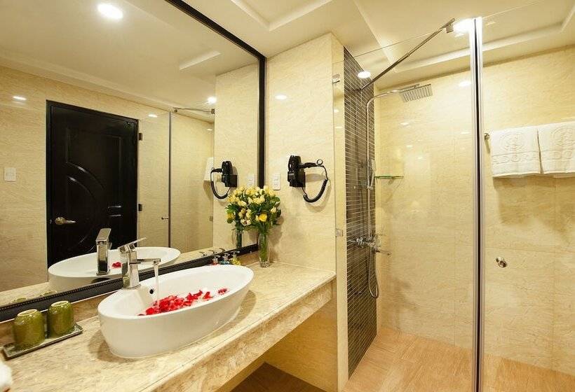 اتاق پرمیوم, Adora Art