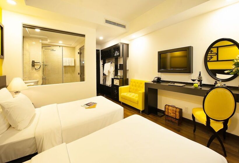 اتاق پرمیوم, Adora Art