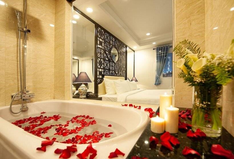 اتاق اجرایی, Adora Art