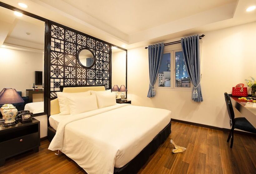 اتاق اجرایی, Adora Art