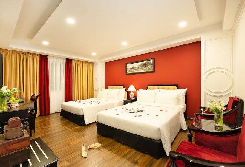 اتاق خانوادگی, Adora Art