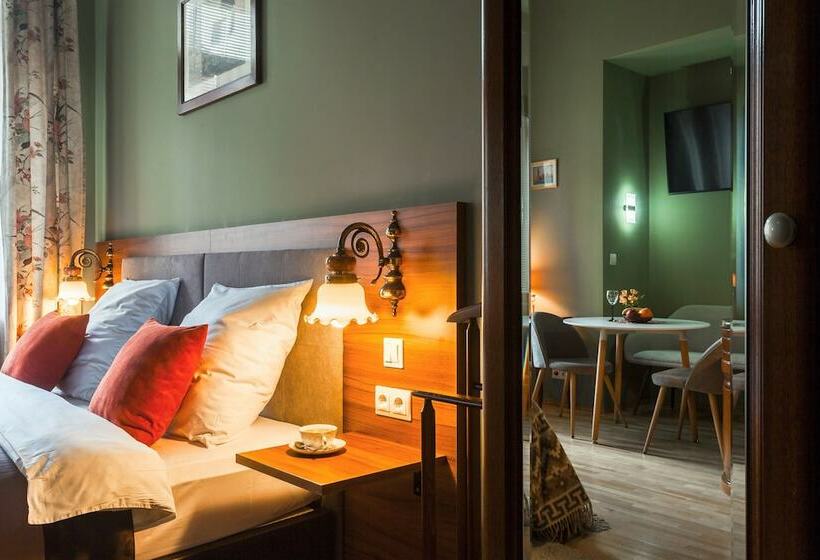 סטודיו נוח, Om Apartament