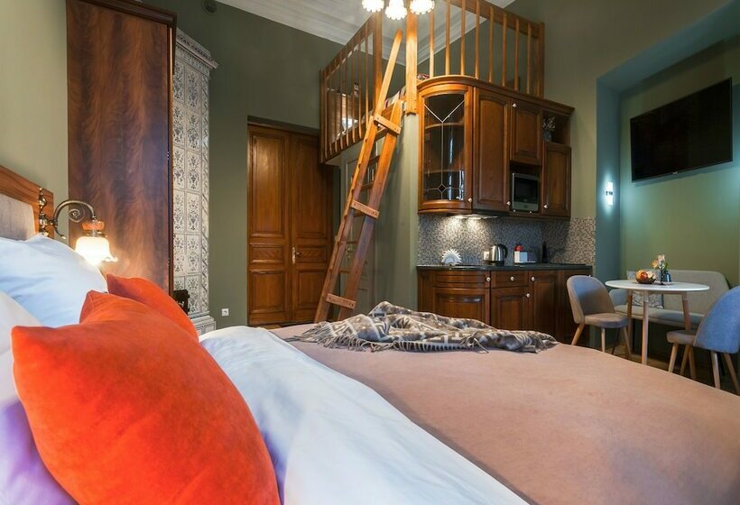 סטודיו נוח, Om Apartament