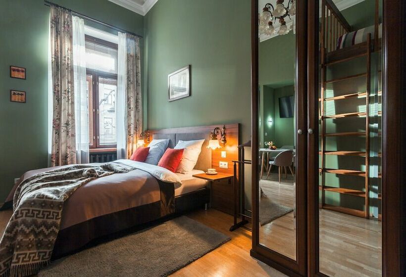 סטודיו נוח, Om Apartament