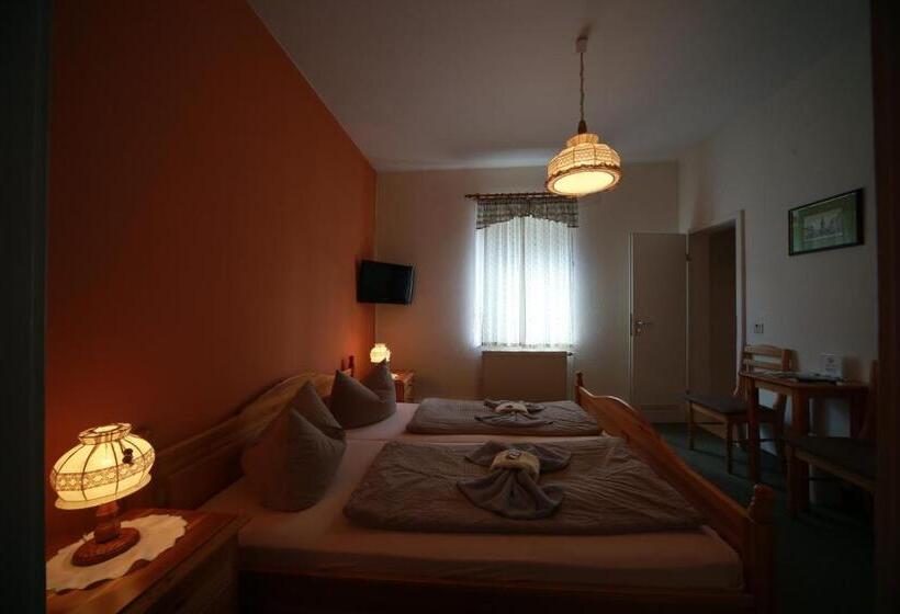 스탠다드 룸, Gaststätte & Pension Lichtenhainer Wasserfall