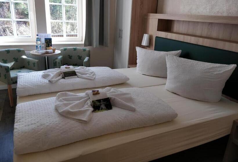 디럭스 룸, Gaststätte & Pension Lichtenhainer Wasserfall