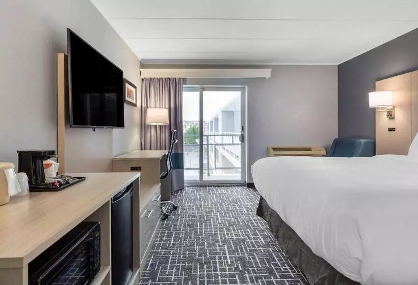 身障者適用キングサイズベッドルーム, Comfort Inn Hyannis  Cape Cod